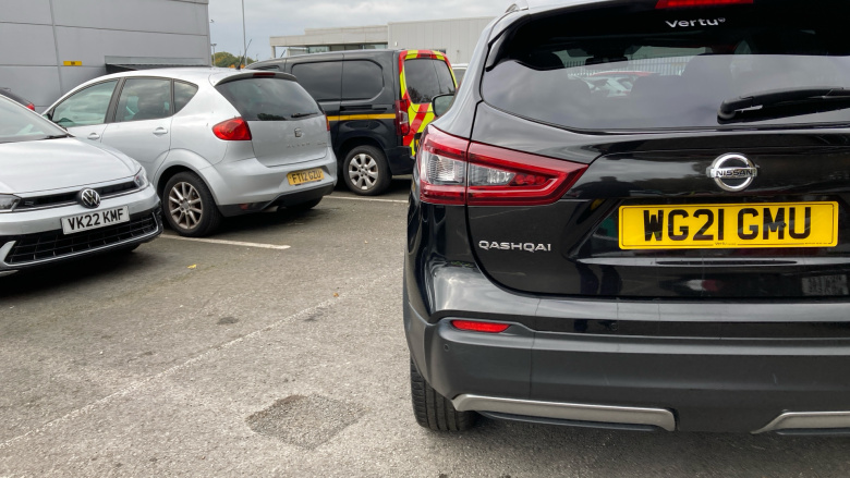 Nissan Qashqai 1.3 DiG-T N-Motion 5dr Petrol Hatchback